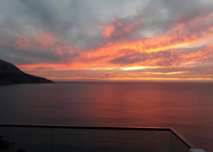 アパート Mouselis