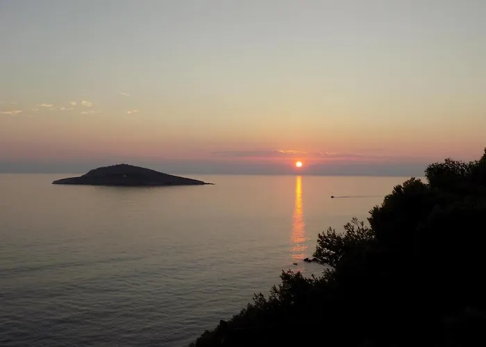 アパート Mouselis