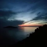 Mouselis شقة