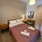 Mouselis شقة
