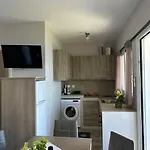 شقة Mouselis