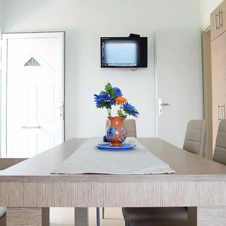 Mouselis Apartamento *